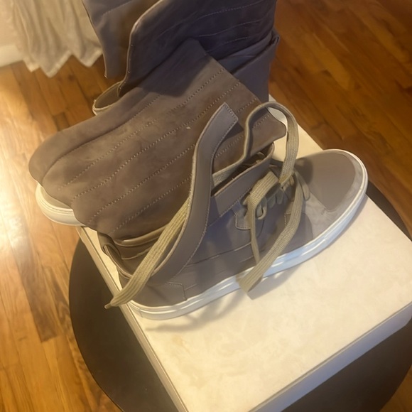 Designers suede leather high fashion high top sneakers - Picture 1 of 9